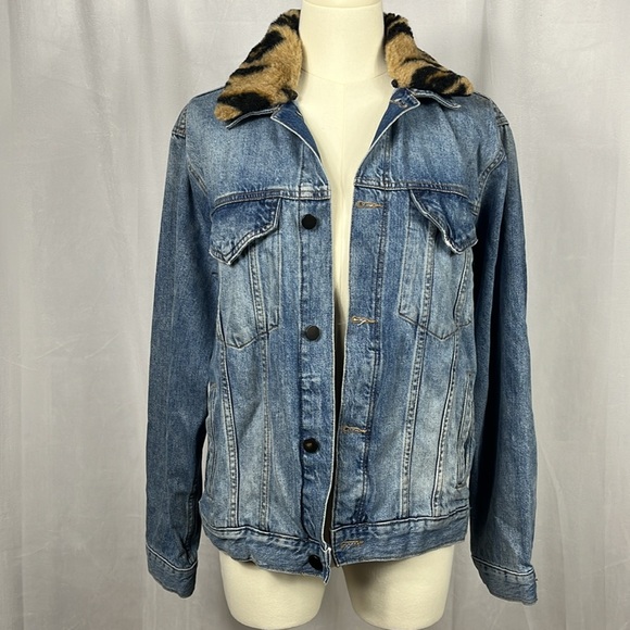 DL1961 Clyde Classic Jean Jacket in Oslo.
